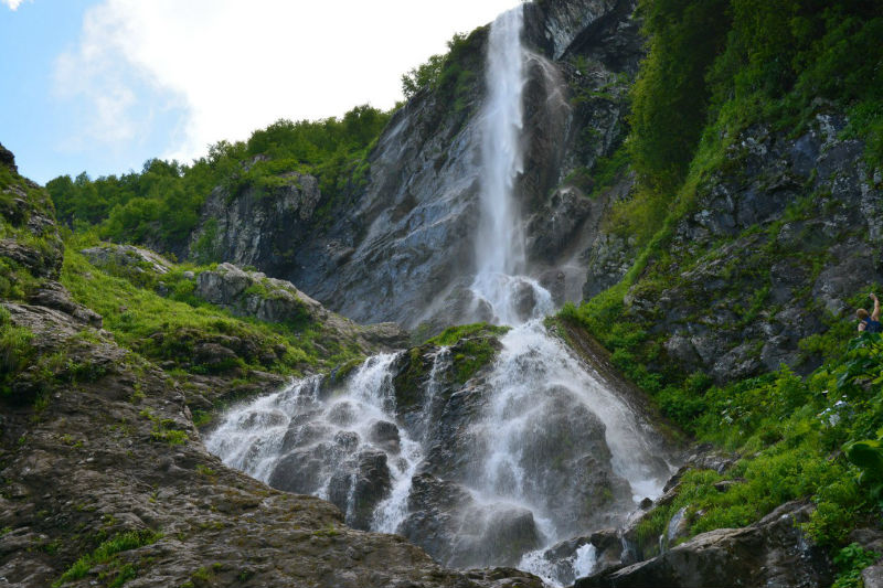 Водопад Поликаря в Сочи